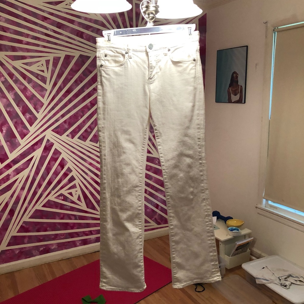 White straight leg Kut from the Kloth jeans